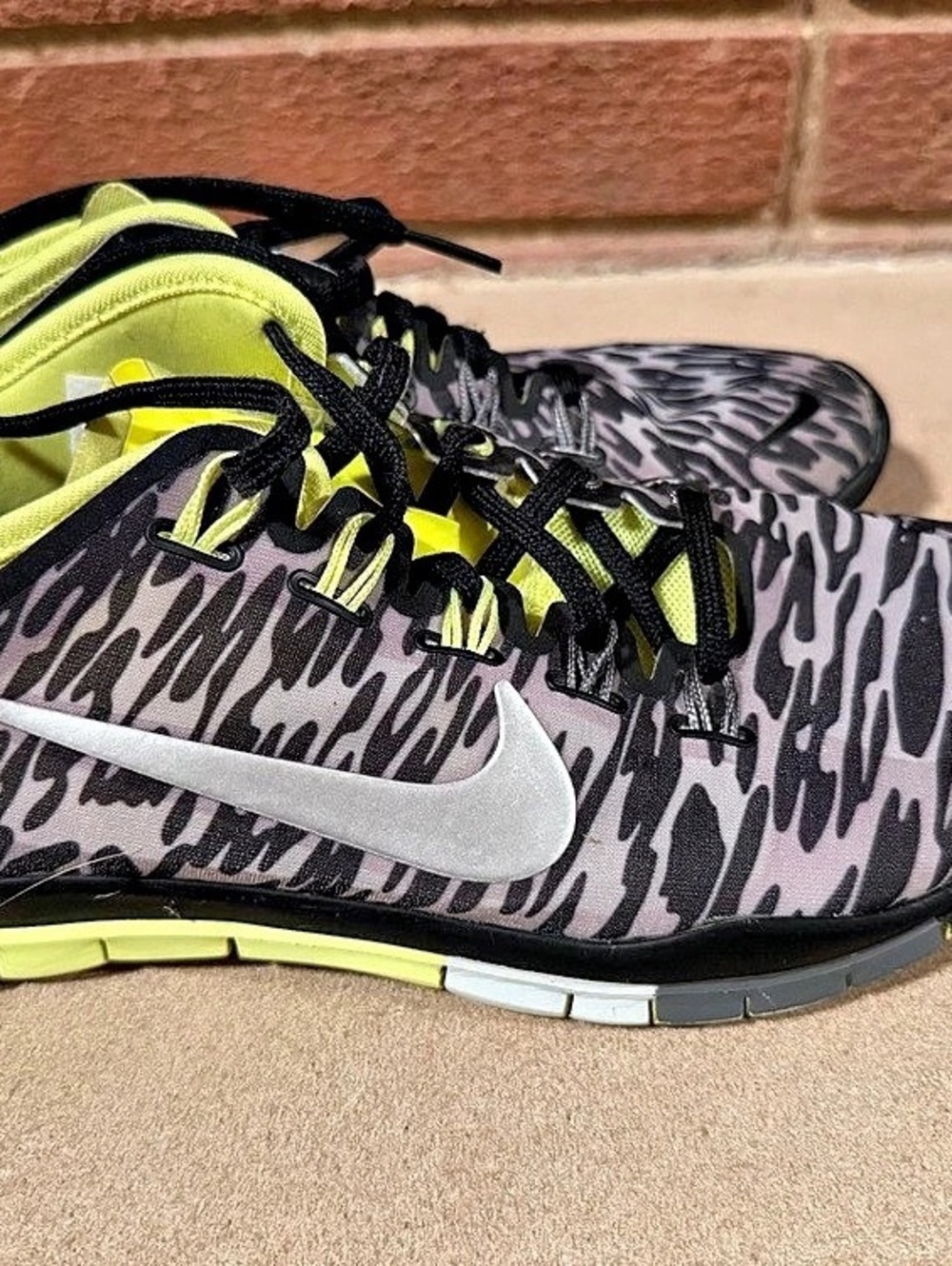 Nike Free TR Connect 2 Women's Animal Print US 8 Gray & Yellow